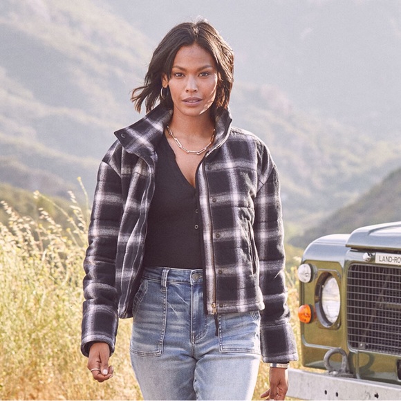 Evereve Jackets & Coats New Evereve Lucy Plaid Jacket Black And